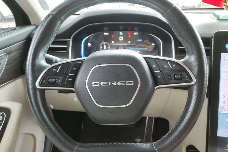 Used SERES SF5 2021 Four-Wheel Drive Freedom Expedition Edition Steering Wheel