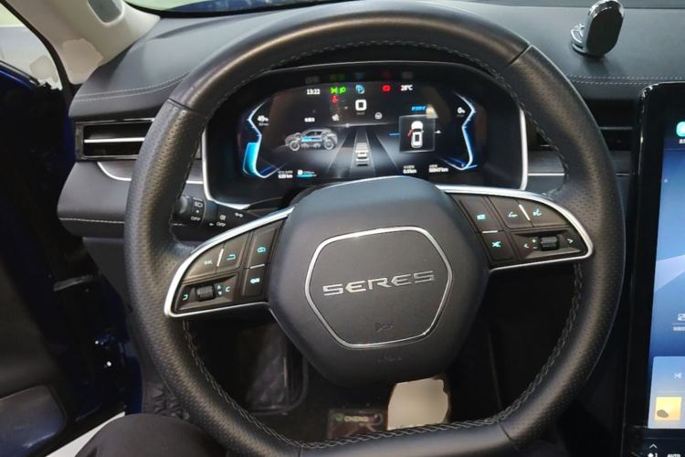Used SERES SF5 2021 Four-Wheel Drive Freedom Expedition Edition Steering Wheel