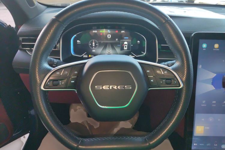 Used SERES SF5 2021 Four-Wheel Drive Freedom Expedition Edition Steering Wheel