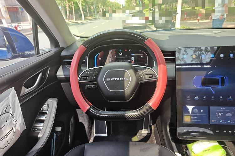 Used SERES SF5 2021 Four-Wheel Drive Freedom Expedition Edition Steering Wheel