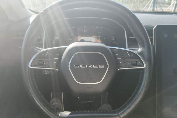 Used SERES SF5 2021 Huawei Smart Selection Four-Wheel Drive Edition Steering Wheel