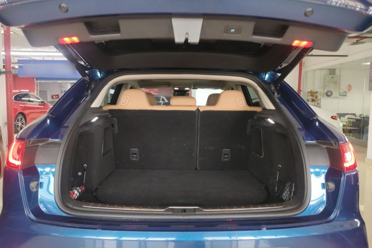 Used SERES SF5 2021 Four-Wheel Drive Freedom Expedition Edition Trunk