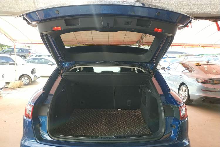 Used SERES SF5 2021 Four-Wheel Drive Freedom Expedition Edition Trunk