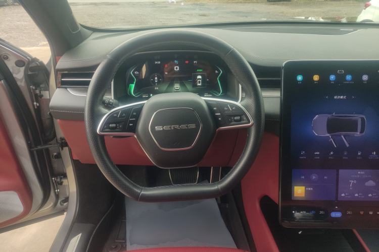 Used SERES SF5 2021 Four-Wheel Drive Freedom Expedition Edition Center Console