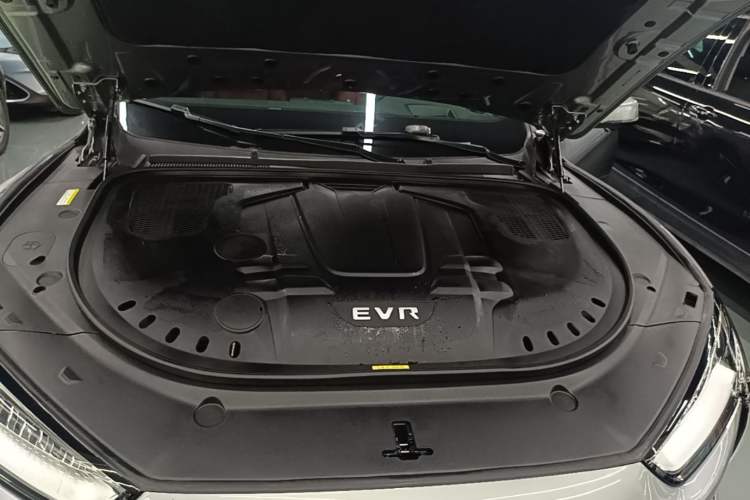 Used SERES SF5 2021 Four-Wheel Drive Freedom Expedition Edition Engine Bay