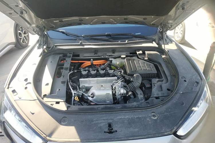 Used SERES SF5 2021 Four-Wheel Drive Freedom Expedition Edition Engine Bay