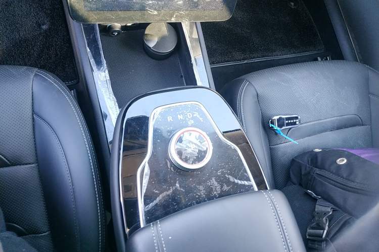 Used SERES SF5 2021 Four-Wheel Drive Freedom Expedition Edition Gear Lever