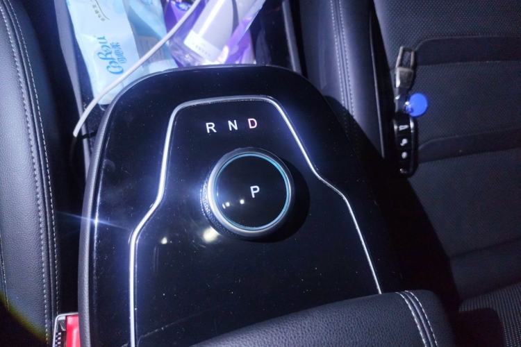 Used SERES SF5 2021 Four-Wheel Drive Freedom Expedition Edition Gear Lever