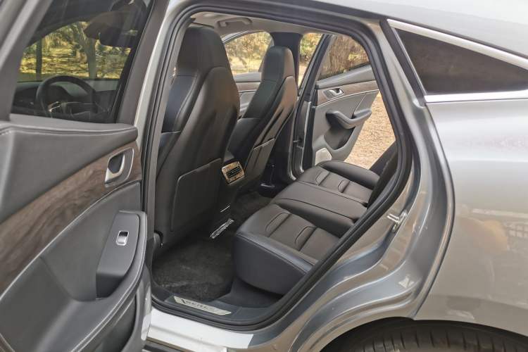 Used SERES SF5 2021 Four-Wheel Drive Freedom Expedition Edition Interior 3