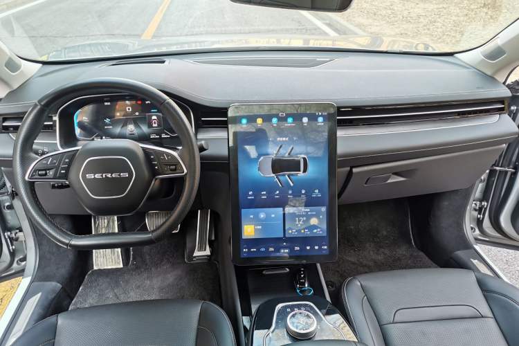 Used SERES SF5 2021 Four-Wheel Drive Freedom Expedition Edition Interior 4