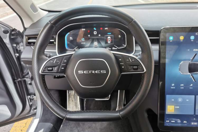 Used SERES SF5 2021 Four-Wheel Drive Freedom Expedition Edition Interior 6