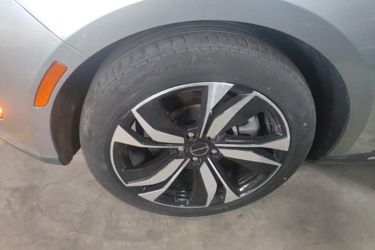 Used SERES SF5 2021 Four-Wheel Drive Freedom Expedition Edition Left Front Wheel Hub