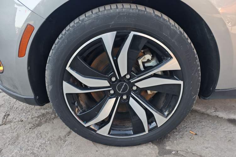 Used SERES SF5 2021 Four-Wheel Drive Freedom Expedition Edition Left Front Wheel Hub