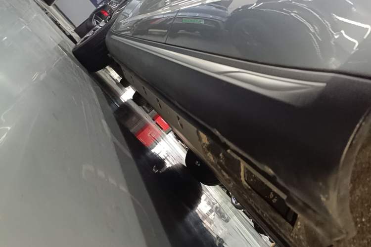 Used SERES SF5 2021 Four-Wheel Drive Freedom Expedition Edition Left Side Sill