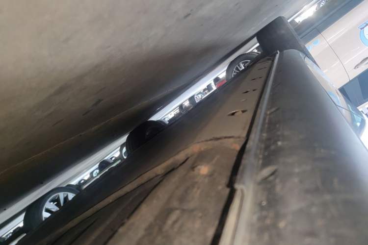 Used SERES SF5 2021 Four-Wheel Drive Freedom Expedition Edition Left Side Sill