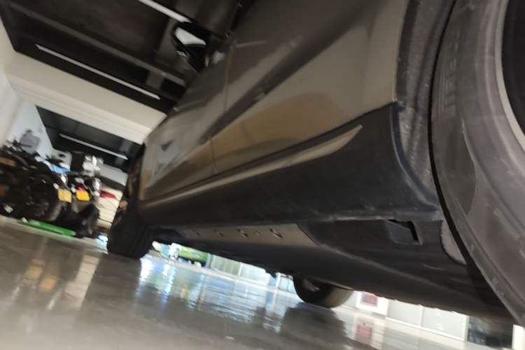 Used SERES SF5 2021 Huawei Smart Selection Four-Wheel Drive Edition Left Side Sill