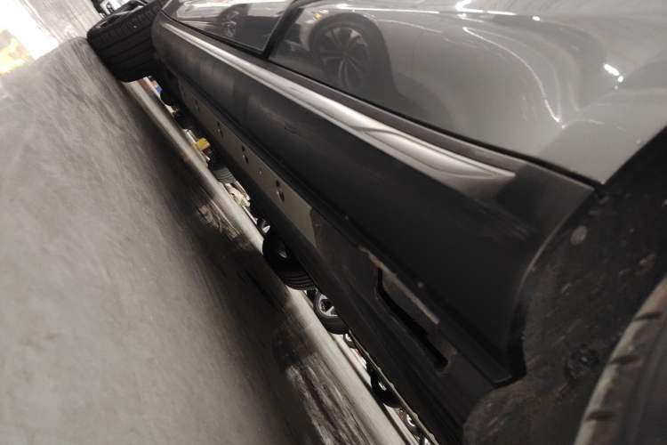Used SERES SF5 2021 Four-Wheel Drive Freedom Expedition Edition Left Side Sill