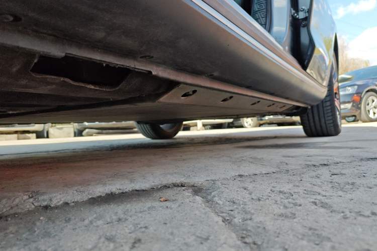 Used SERES SF5 2021 Four-Wheel Drive Freedom Expedition Edition Left Side Sill