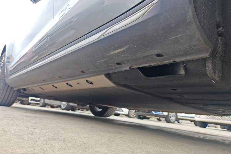 Used SERES SF5 2021 Huawei Smart Selection Four-Wheel Drive Edition Left Side Sill