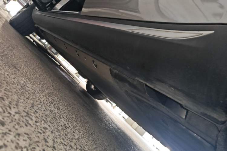 Used SERES SF5 2021 Four-Wheel Drive Freedom Expedition Edition Left Side Sill