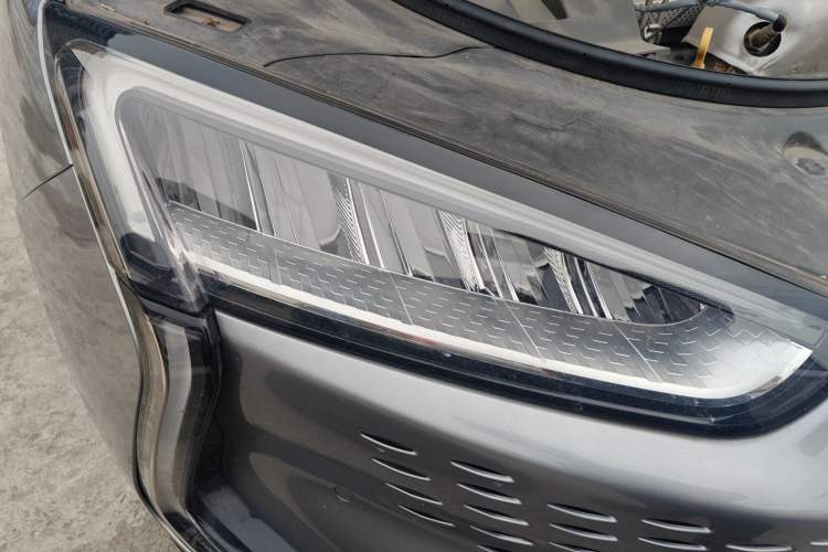 Used SERES SF5 2021 Huawei Smart Selection Four-Wheel Drive Edition Right Front Headlight