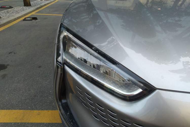 Used SERES SF5 2021 Huawei Smart Selection Four-Wheel Drive Edition Right Front Headlight