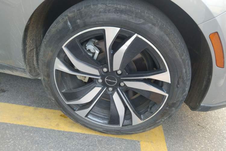 Used SERES SF5 2021 Huawei Smart Selection Four-Wheel Drive Edition Right Front Wheel Hub