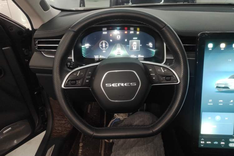 Used SERES SF5 2021 Four-Wheel Drive Freedom Expedition Edition Steering Wheel