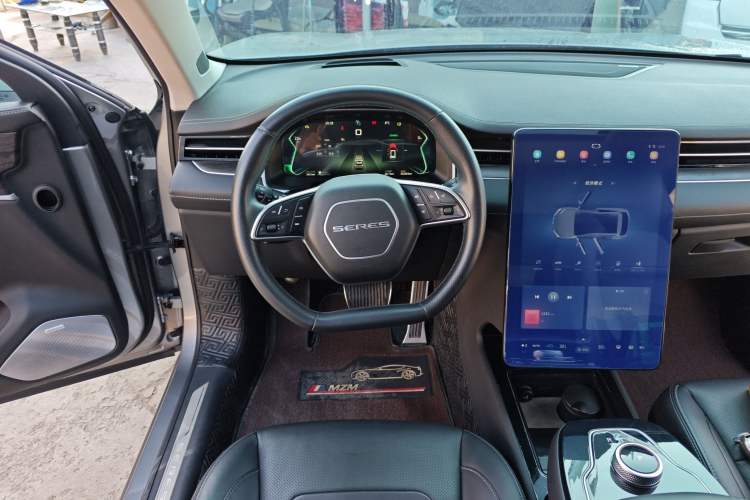 Used SERES SF5 2021 Four-Wheel Drive Freedom Expedition Edition Steering Wheel