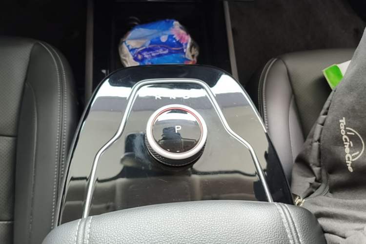Used SERES SF5 2021 Four-Wheel Drive Freedom Expedition Edition Gear Lever