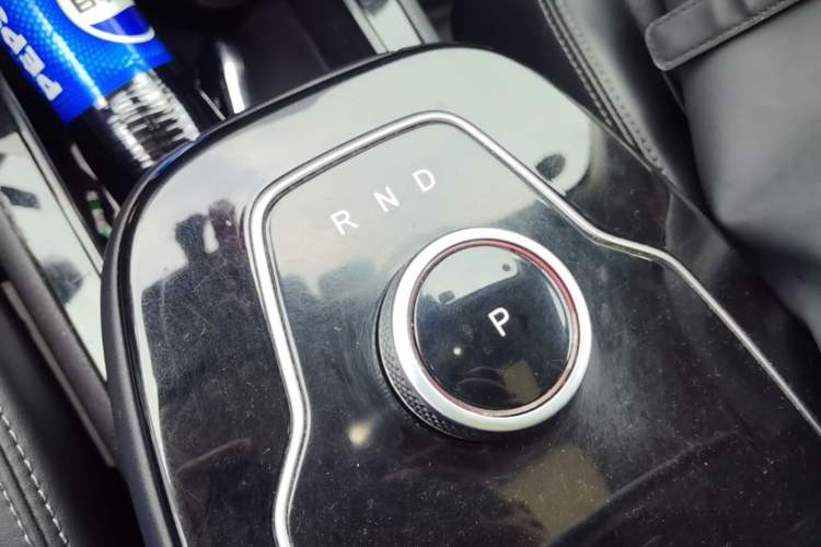 Used SERES SF5 2021 Four-Wheel Drive Freedom Expedition Edition Gear Lever