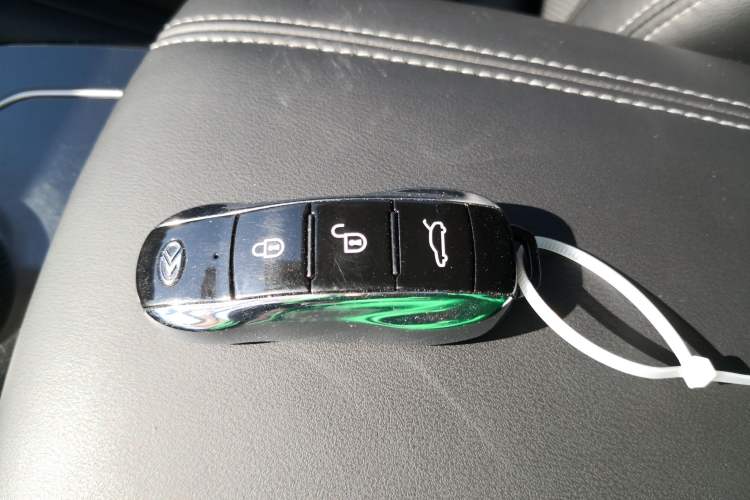 Used SERES SF5 2021 Four-Wheel Drive Freedom Expedition Edition Interior 1