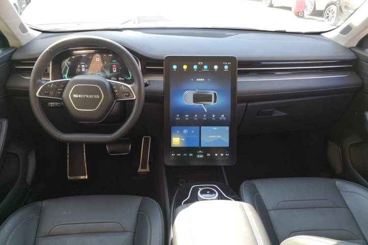 Used SERES SF5 2021 Four-Wheel Drive Freedom Expedition Edition Interior 2