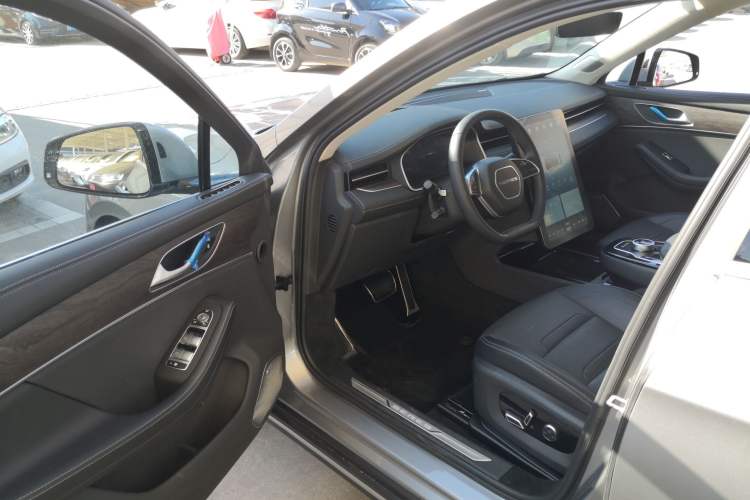 Used SERES SF5 2021 Four-Wheel Drive Freedom Expedition Edition Interior 3