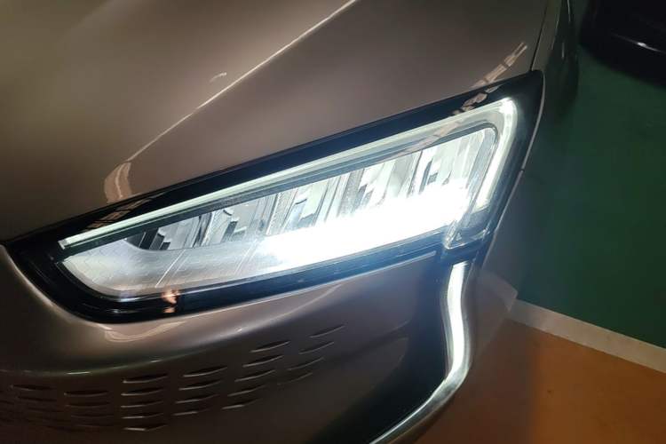 Used SERES SF5 2021 Huawei Smart Selection Four-Wheel Drive Edition Left Front Headlight