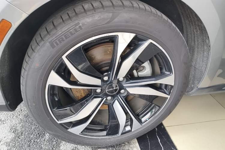 Used SERES SF5 2021 Four-Wheel Drive Freedom Expedition Edition Left Front Wheel Hub