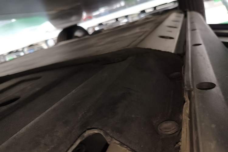 Used SERES SF5 2021 Four-Wheel Drive Freedom Expedition Edition Left Side Sill