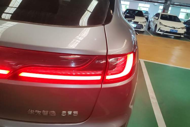Used SERES SF5 2021 Huawei Smart Selection Four-Wheel Drive Edition Right Rear Taillight