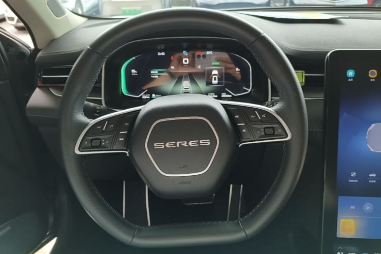 Used SERES SF5 2021 Four-Wheel Drive Freedom Expedition Edition Steering Wheel