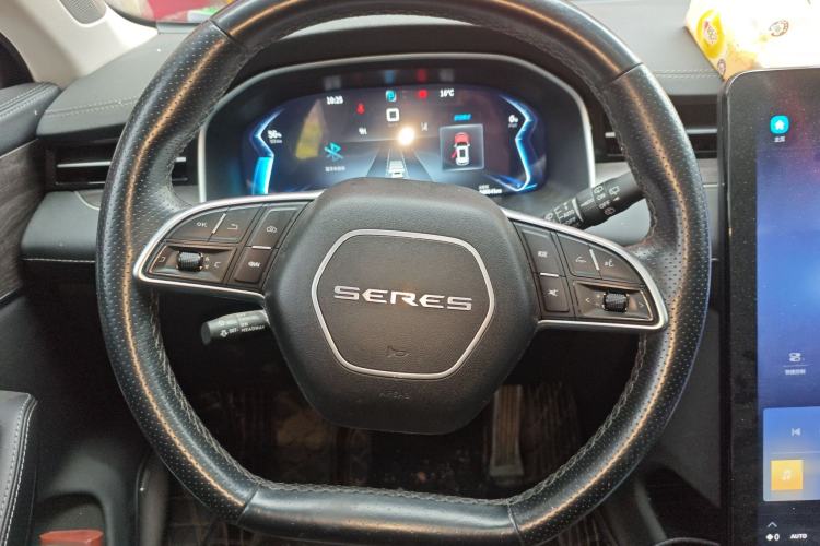 Used SERES SF5 2021 Huawei Smart Selection Four-Wheel Drive Edition Steering Wheel