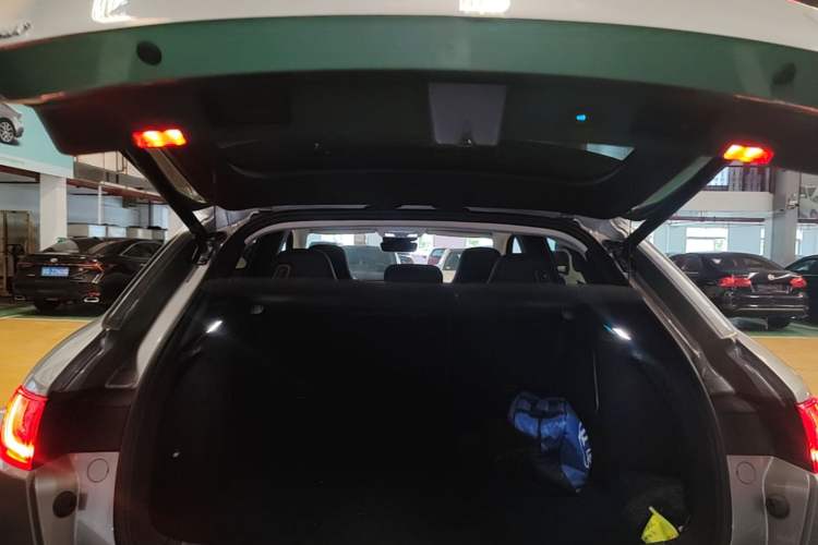 Used SERES SF5 2021 Huawei Smart Selection Four-Wheel Drive Edition Trunk