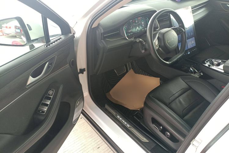 Used SERES SF5 2021 Four-Wheel Drive Freedom Expedition Edition Driver Seat