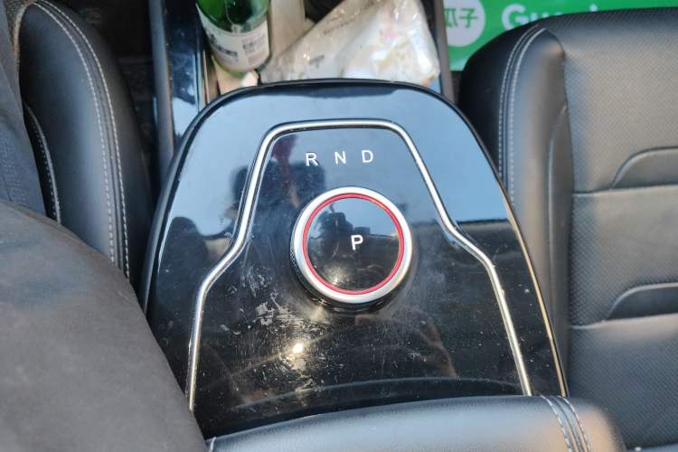 Used SERES SF5 2021 Four-Wheel Drive Freedom Expedition Edition Gear Lever