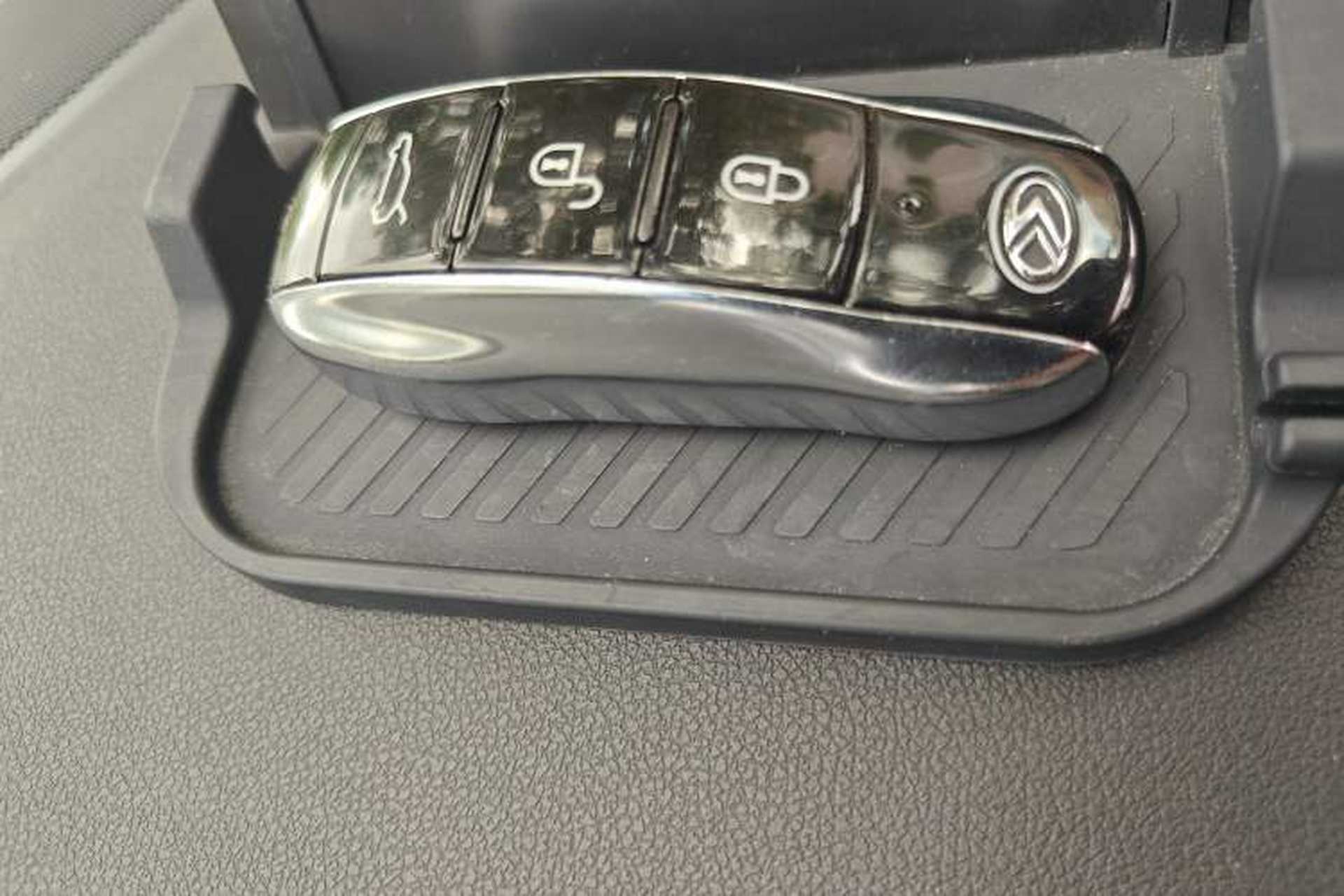 Used SERES SF5 2021 Four-Wheel Drive Freedom Expedition Edition Interior 1