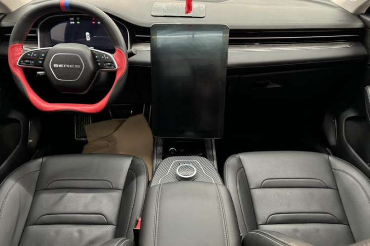 Used SERES SF5 2021 Four-Wheel Drive Freedom Expedition Edition Interior 2
