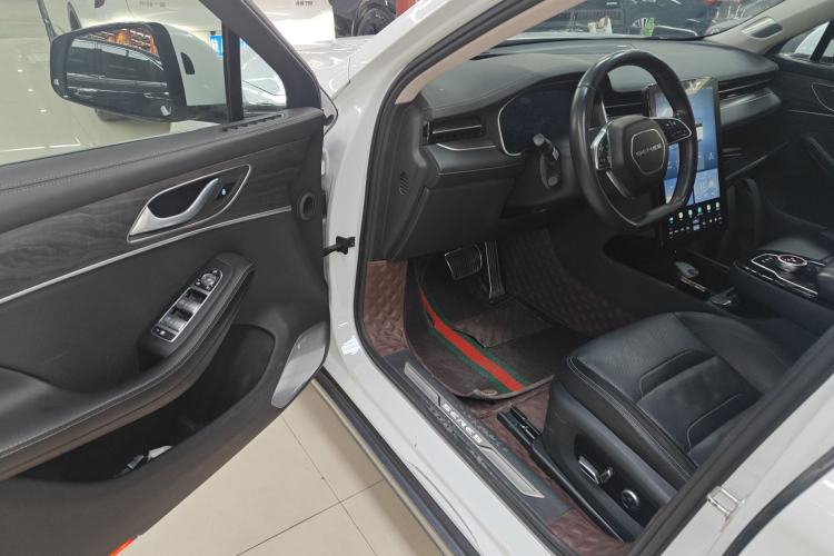 Used SERES SF5 2021 Four-Wheel Drive Freedom Expedition Edition Interior 3