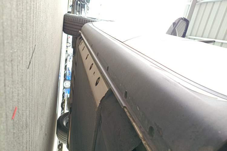 Used SERES SF5 2021 Four-Wheel Drive Freedom Expedition Edition Left Side Sill