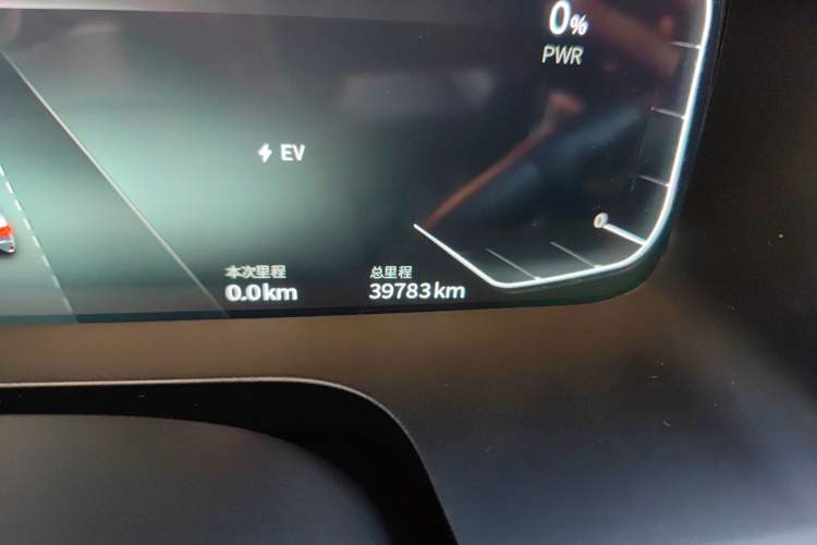 Used SERES SF5 2021 Huawei Smart Selection Four-Wheel Drive Edition Odometer Close Up
