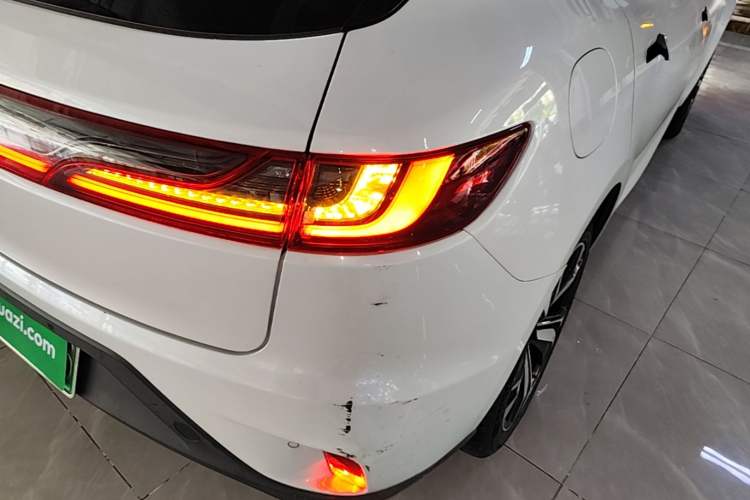 Used SERES SF5 2021 Huawei Smart Selection Four-Wheel Drive Edition Right Rear Taillight