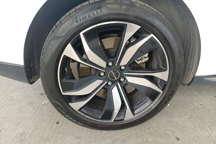 Used SERES SF5 2021 Four-Wheel Drive Freedom Expedition Edition Right Rear Wheel Hub